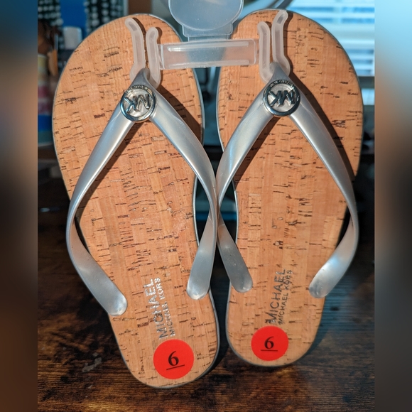 Michael Kors Flip Flops - Picture 2 of 4